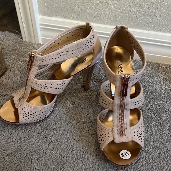 Shoes - Picture 15 of 16